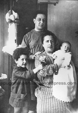 19- Ramon Boixadé, la seva dona Esperança Valls i els 2 fills